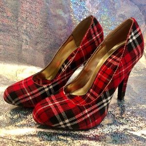 ~* Adorable Charlotte Russe Red Plaid heels sz7*~